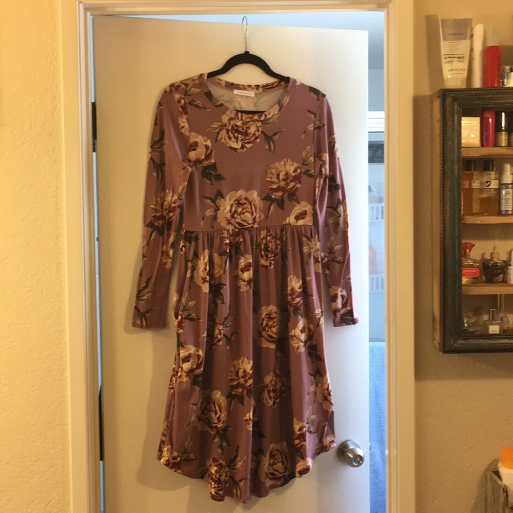 NWT Reborn J floral dress with pockets